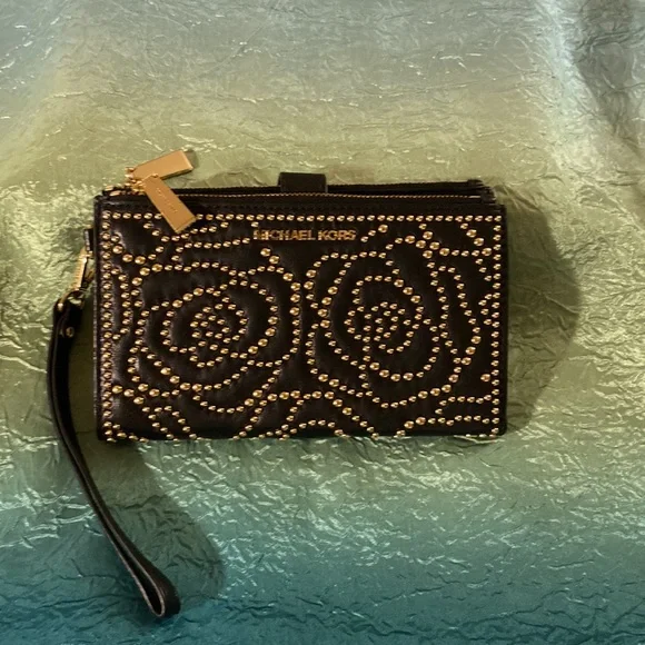 Michael Kors Adele Rose studded Leather Smartphone Wallet Black - Picture 12 of 12